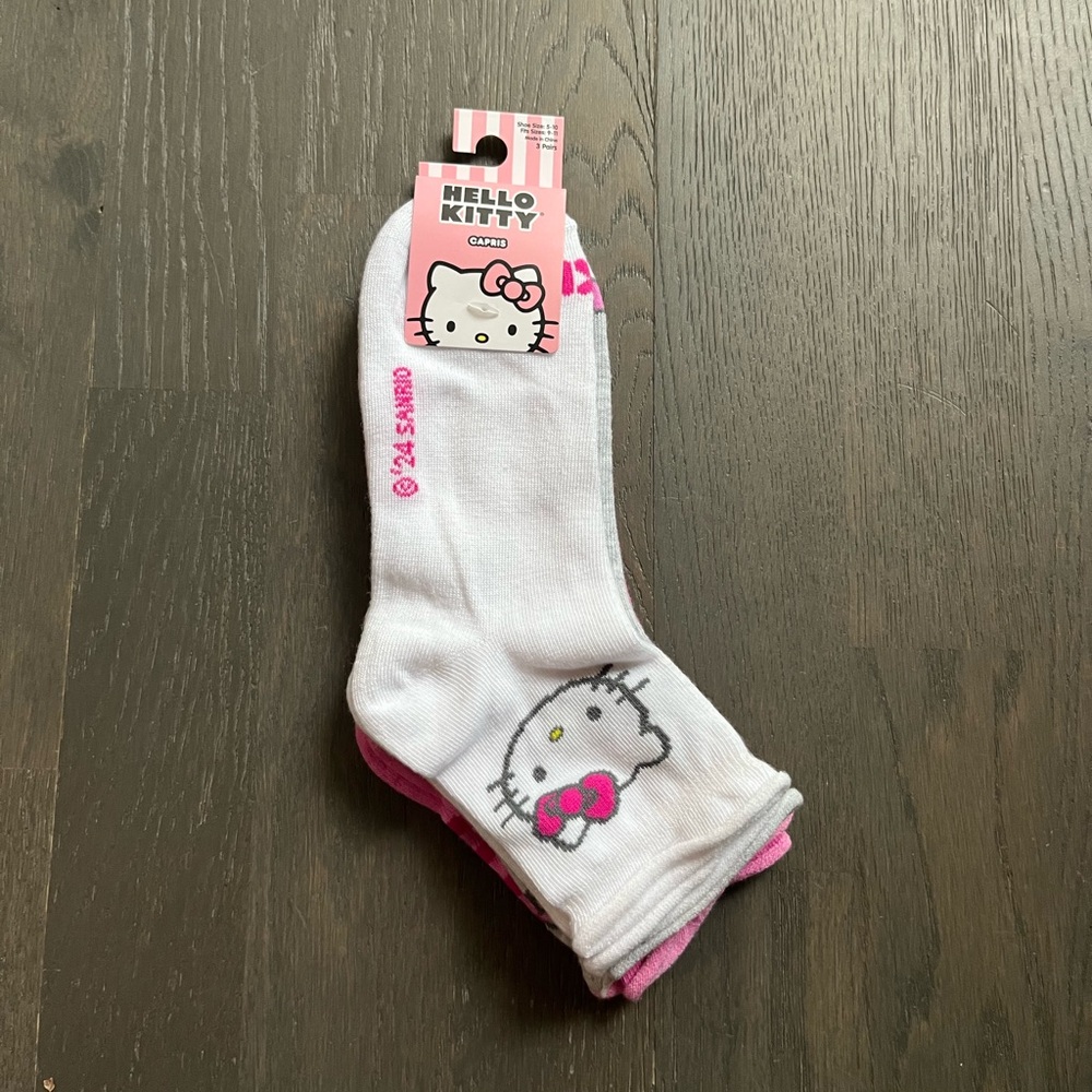 Hello kitty BNWT 3-pack of socks